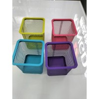 Wire mesh pen holders